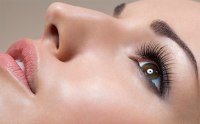 СКОЛЬКО ДЕРЖАТСЯ НАРАЩЕННЫЕ РЕСНИЦЫ article-image