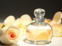 Популярные цветочные духи и ароматы для женщин