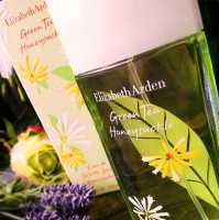 Green Tea Honeysuckle от Elizabeth Arden — настоящая летняя пташка