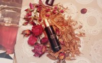 Yves Rocher Secret D`essences Rose Oud. Аромат моей тоски и печали, покоя и меланхолии article-image