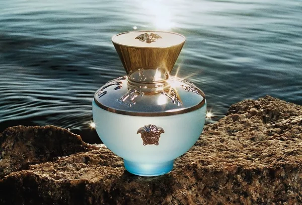 Versace Pour Femme Dylan Turquoise - напоминание о летних днях
