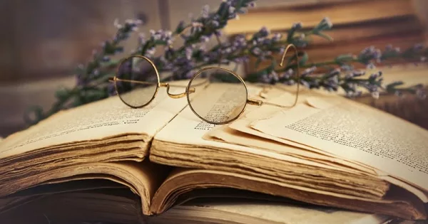 Веллихор: запечатлеть ароматы старых книг. Парфюмы с запахом книг