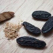 Парфюмерный материал: кумарин, бобы тонка и фужерный аккорд article-image