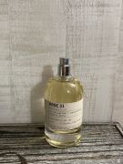 Оригинальная индивидуальность флаконов Le Labo.