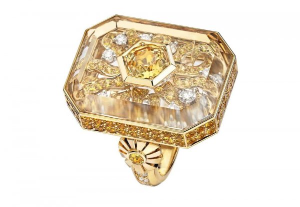 Ювелирная коллекция с бриллиантом в 55, 55 карат к 100-летию Chanel №5.