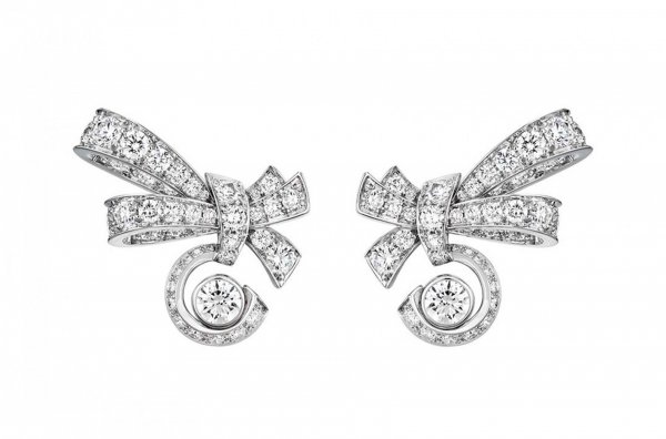 Ювелирная коллекция с бриллиантом в 55, 55 карат к 100-летию Chanel №5.