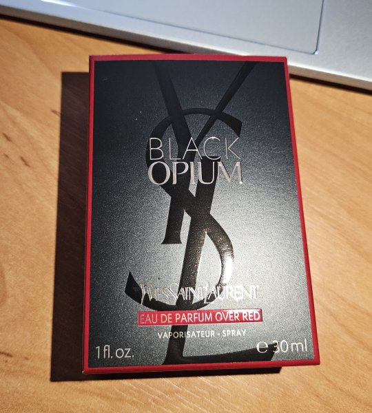 Black Opium Over Red Yves Saint Laurent - каким будет вишнёвый Black Opium?