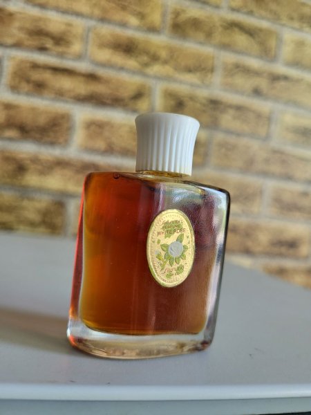 Парфумерна історія японського дому Shiseido