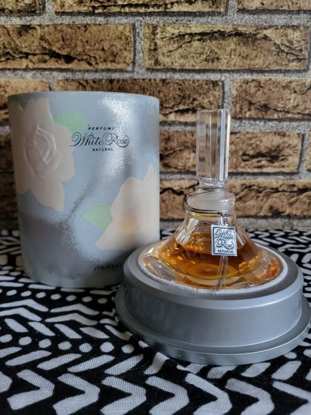 Парфумерна історія японського дому Shiseido