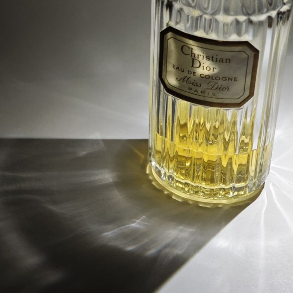 Міс Діор: від людини до парфуму